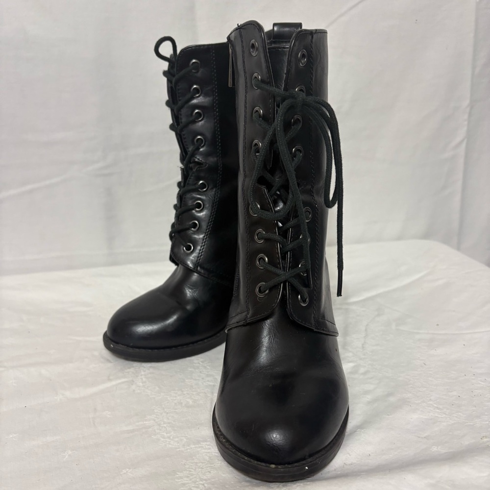 Black Lace-Up Women's Combat Boots size 7/8 - Picture 2 of 9